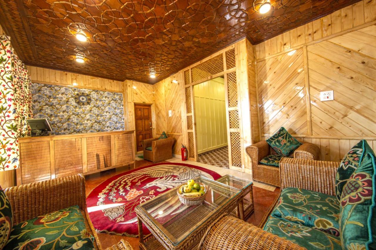 Gulmarg Ski Hill Resort Eksteriør bilde